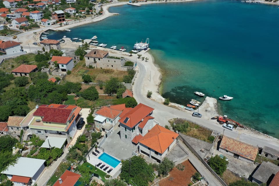 Waterfront houses of Vinišće